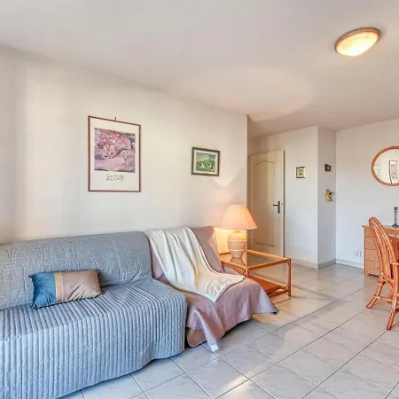 Apartment Le Consul By Interhome